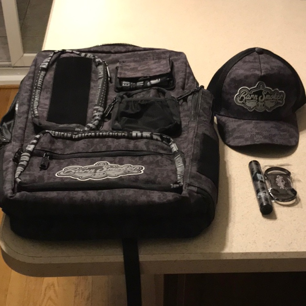 Drew Estate 2023 Barnsmoker swag accessory set - brand new